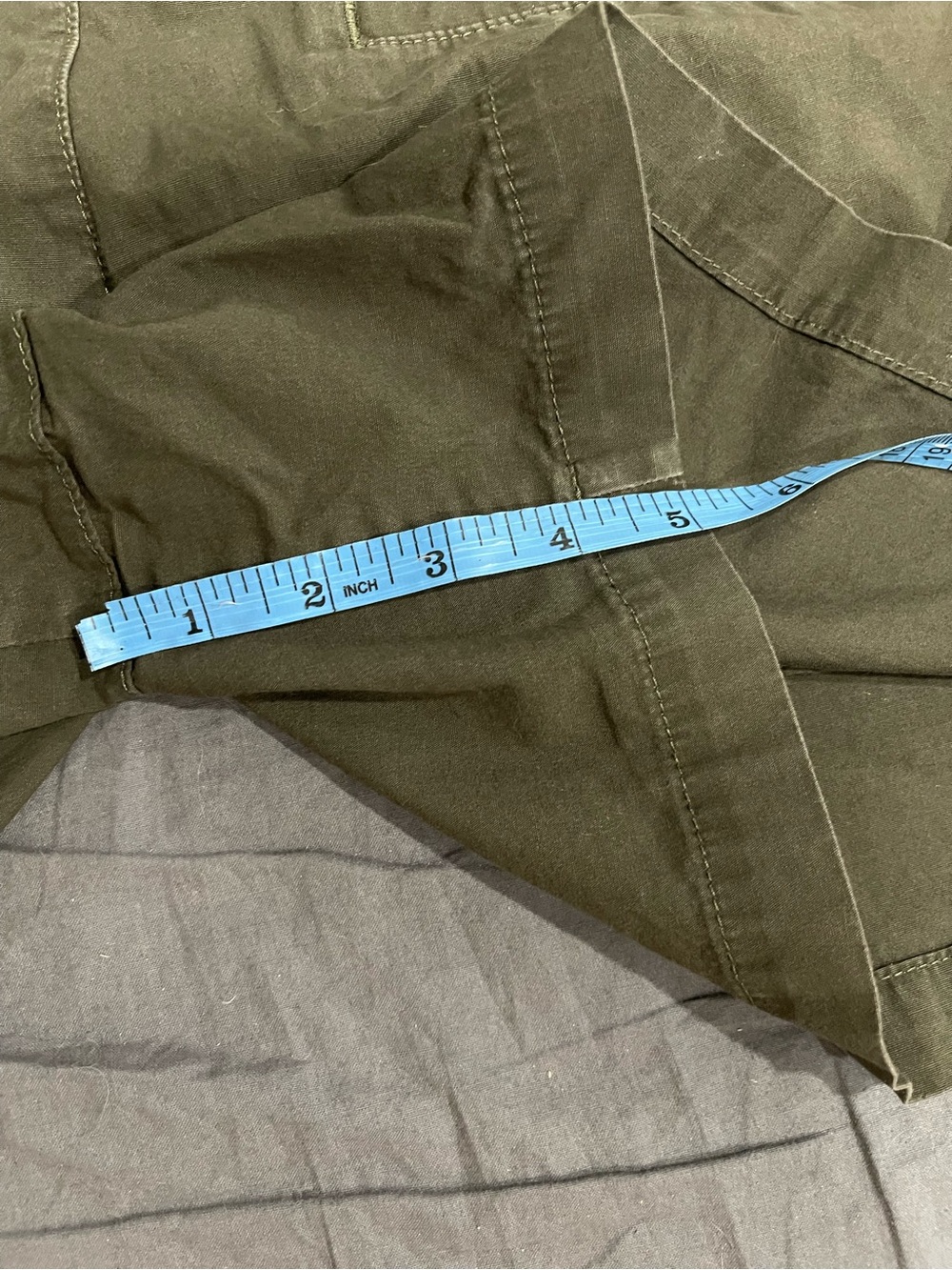 Banana Republic Olive Chino Shorts - Picture 5 of 7